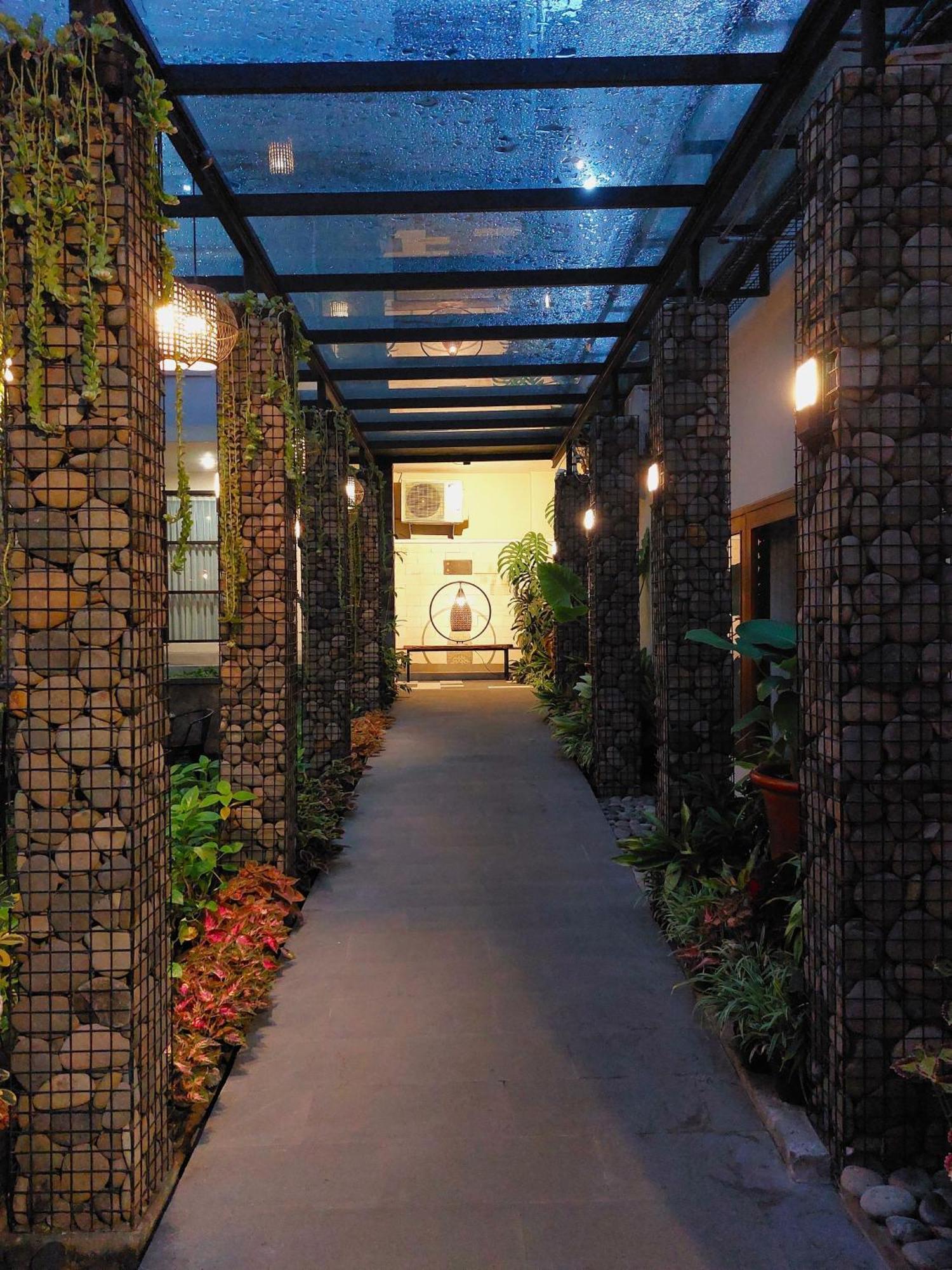 Hotel Sriti Магеланг Экстерьер фото